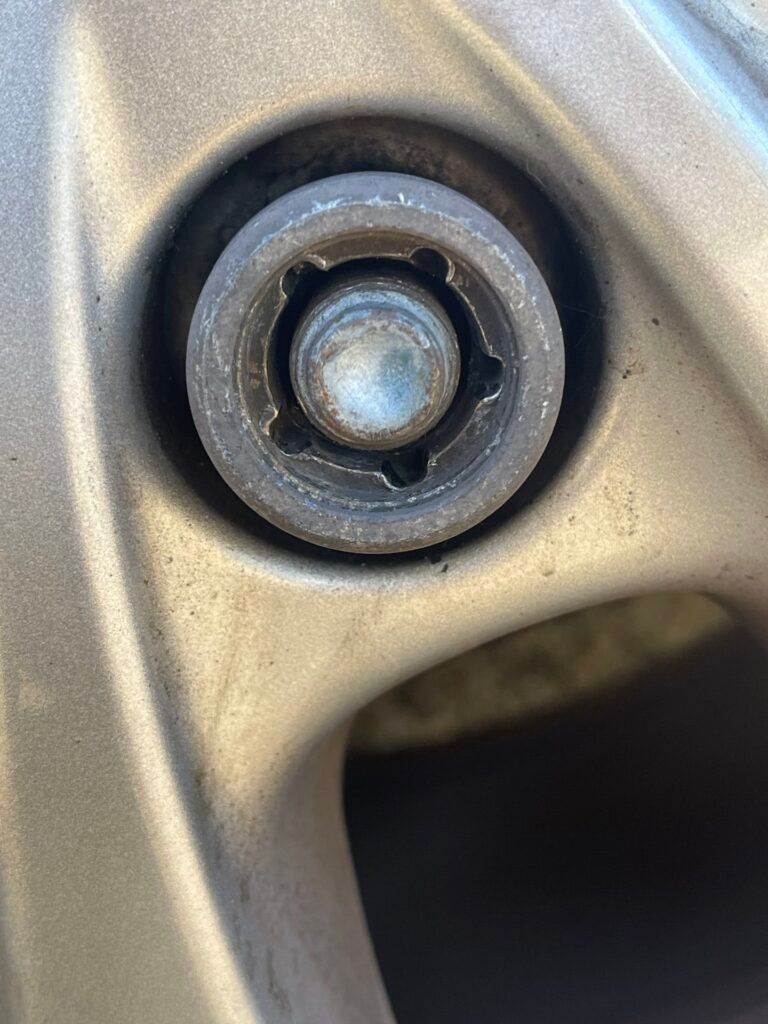 Ford Transit Custom wheel locking nut key replacement