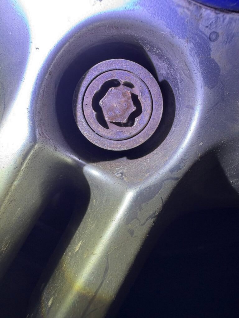 Ford C-Max wheel lock key code