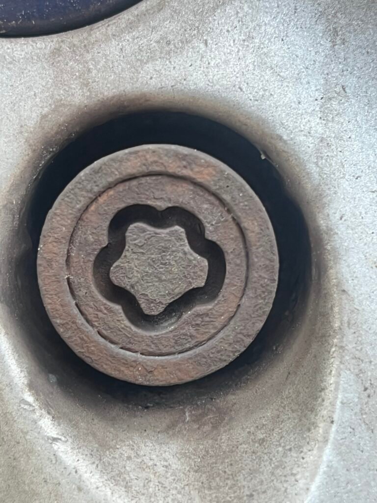 Ford C-Max locking wheel nut key