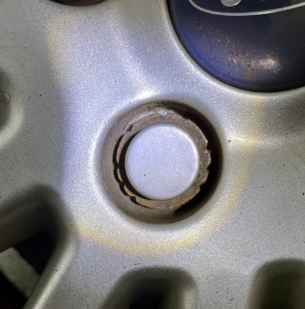 Ford CMAX (2013) wheel nut key replacement