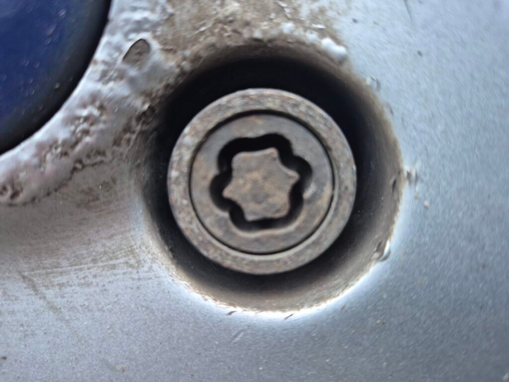 Ford Fiesta wheel locking nut