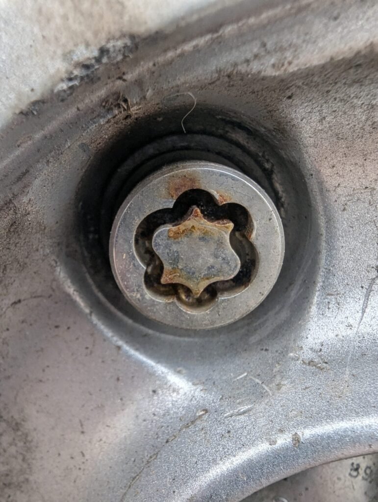 Ford Fiesta wheel locking key