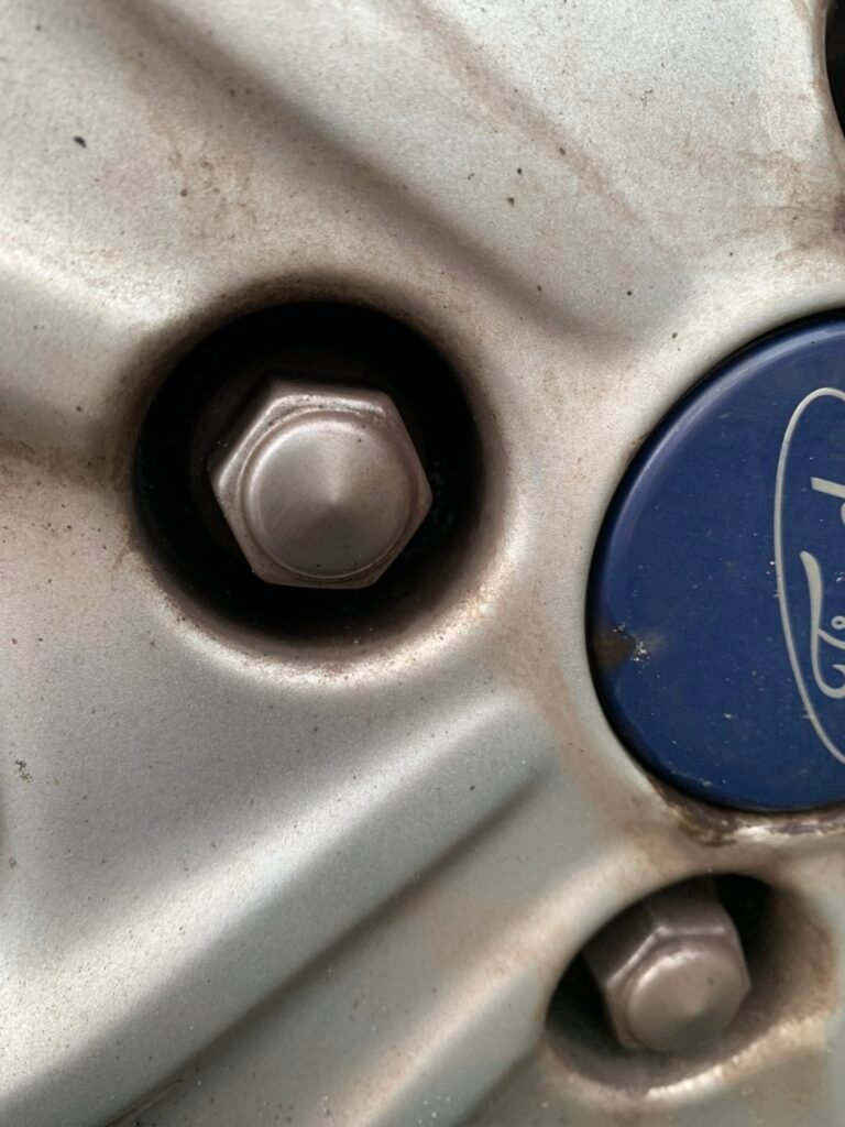 Ford Fiesta 2017 locking lug nut