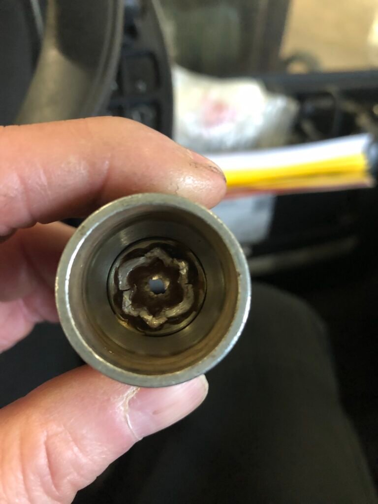 Ford Fiesta wheel locking key