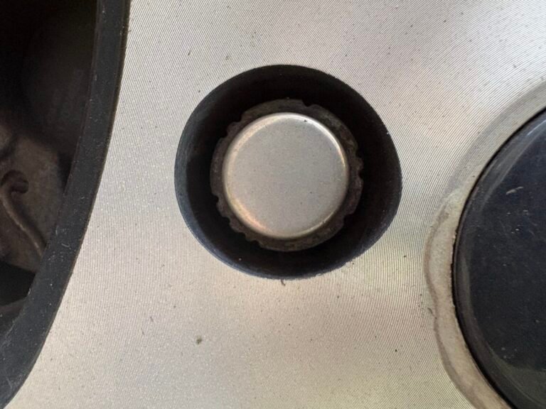 Ford Fiesta wheel locking key