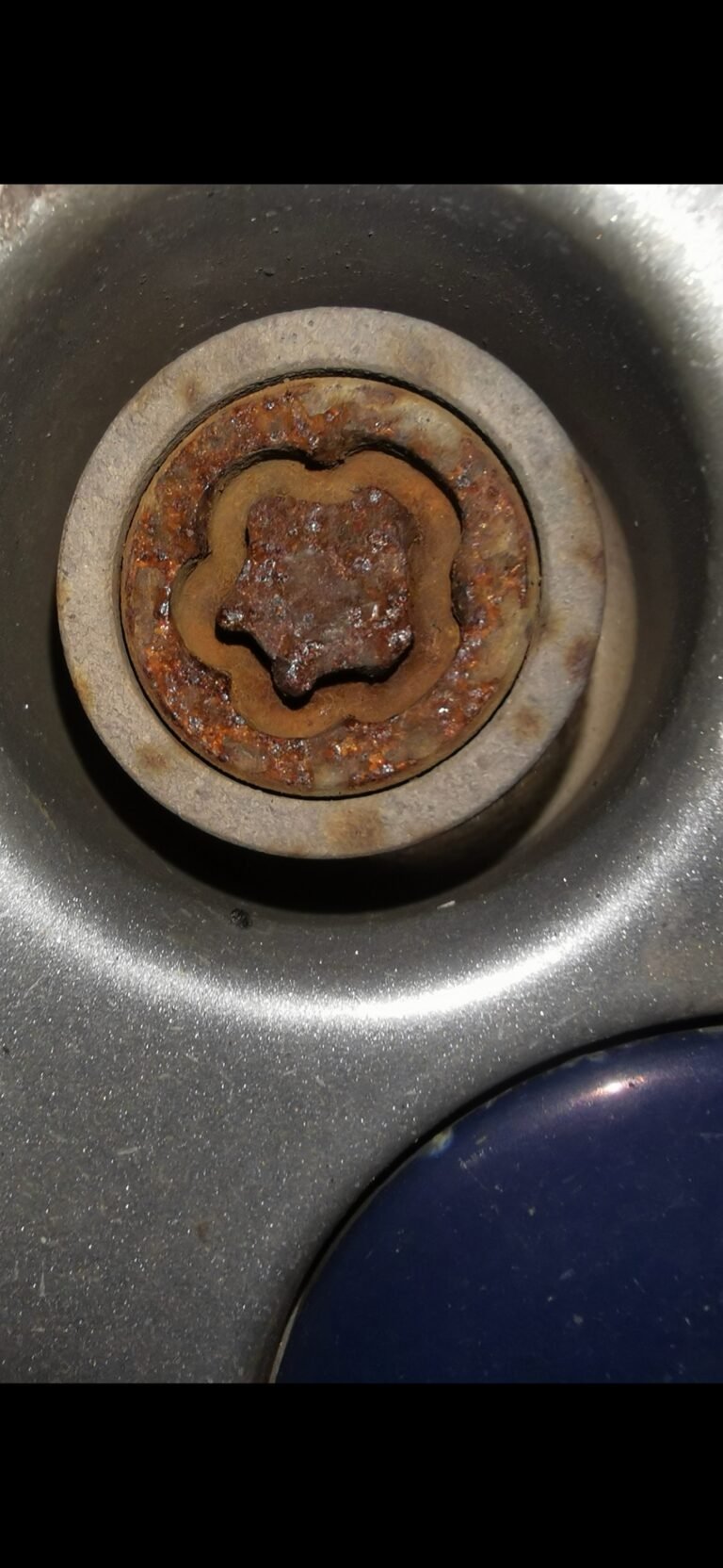 Ford Focus 2012 locking wheel nut