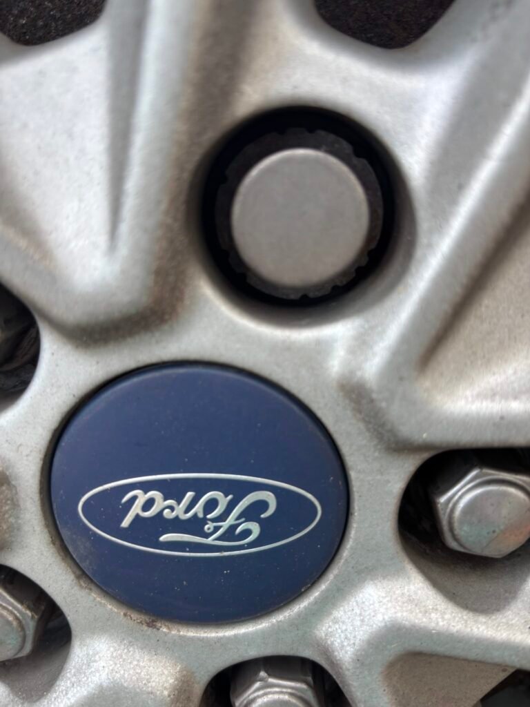Ford Focus lug nut key