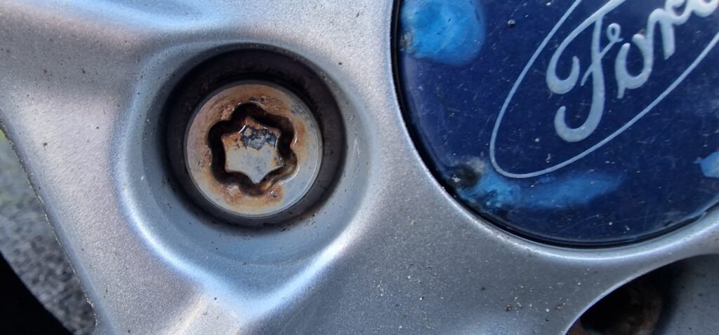 Ford Ka wheel locking key