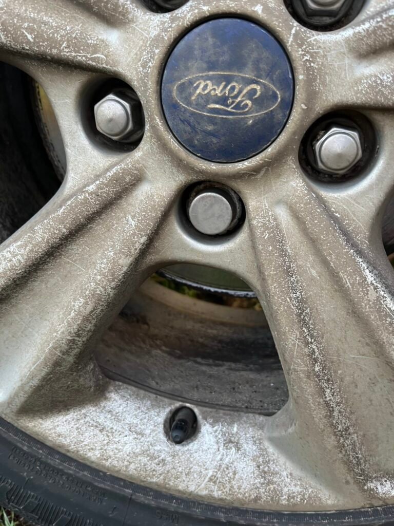 Ford Kuga wheel locking nut
