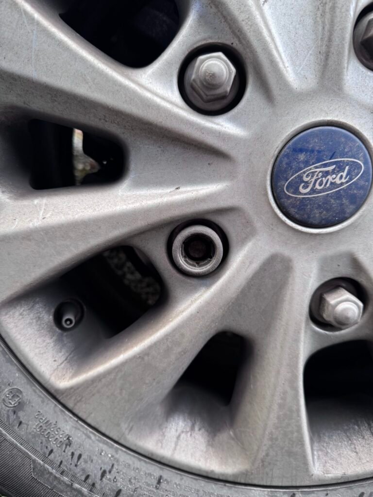 Ford Transit custom locking wheel nut