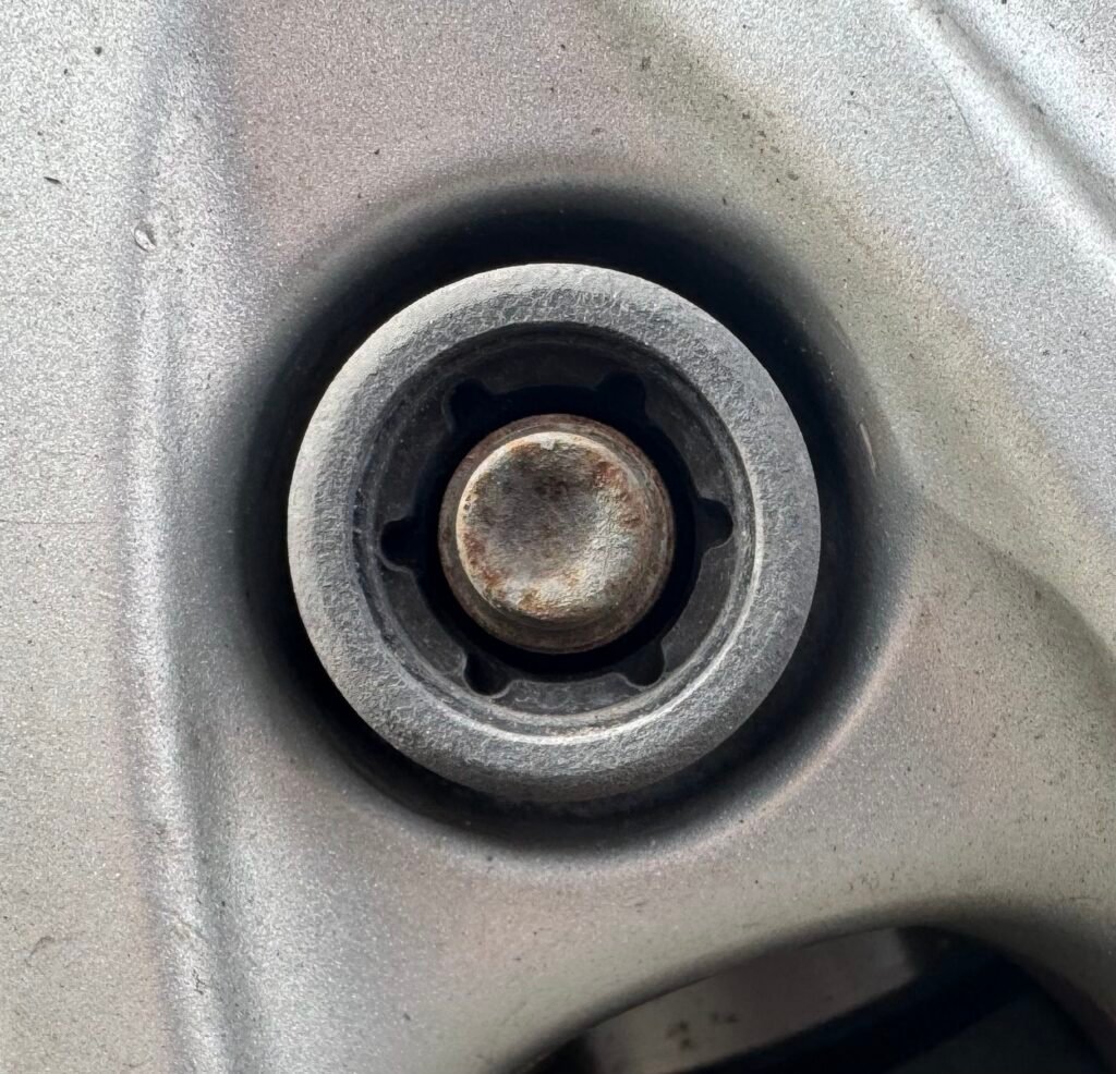Ford Transit Custom Van locking wheel nut key