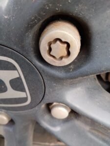 Homda Cr-z lug nut key