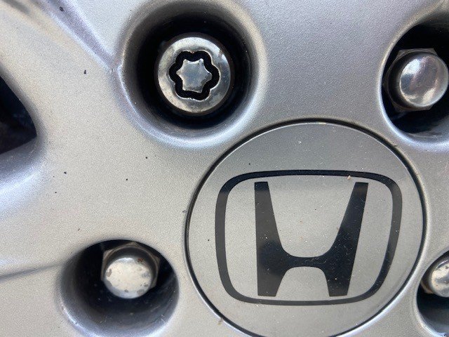Honda Civic Si wheel locking nut key replacement