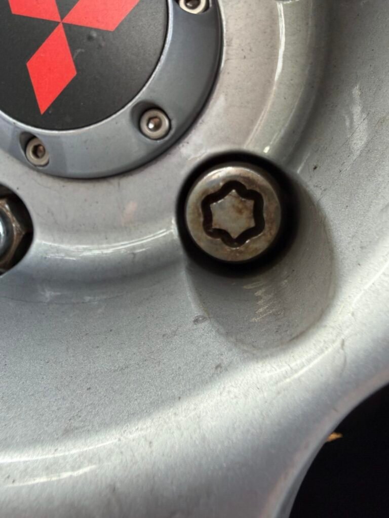 Honda Civic type r 2005 wheel locking nut key replacement