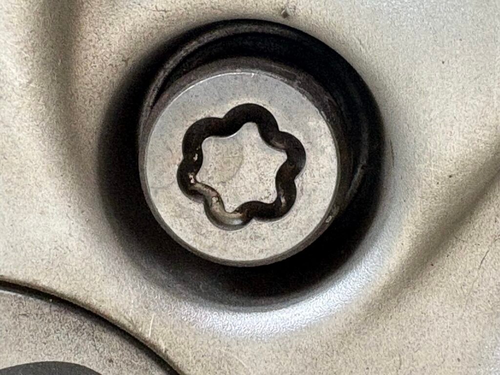 Honda CR-V wheel locking nut key replacement