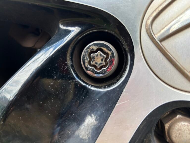 Honda HR-V wheel locking nut key replacement