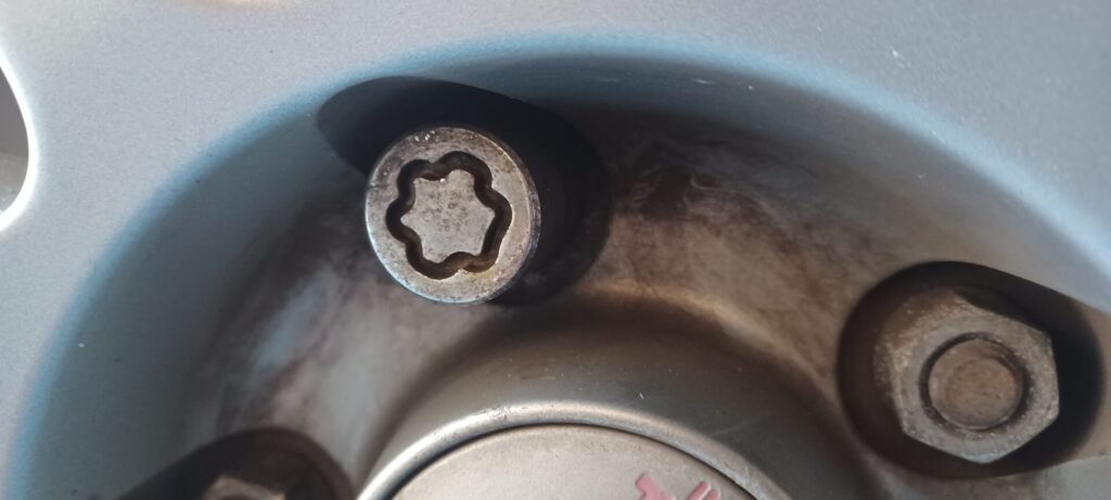 Honda S2000 wheel locking nut key replacement