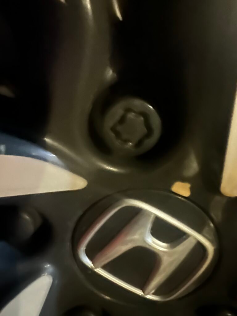 Honda Accord locking lug nut