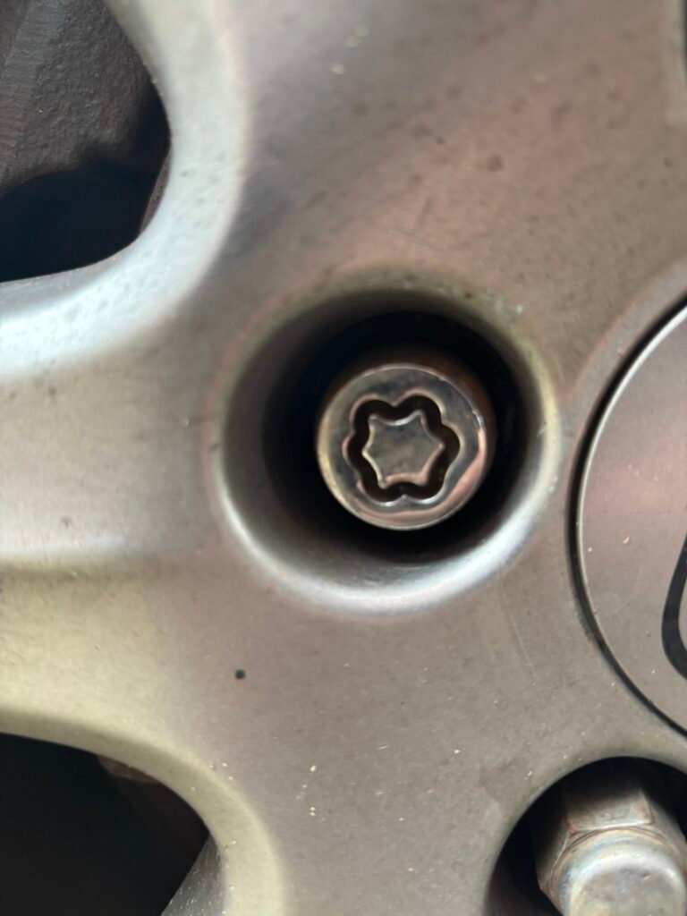 Honda Civic wheel locking key