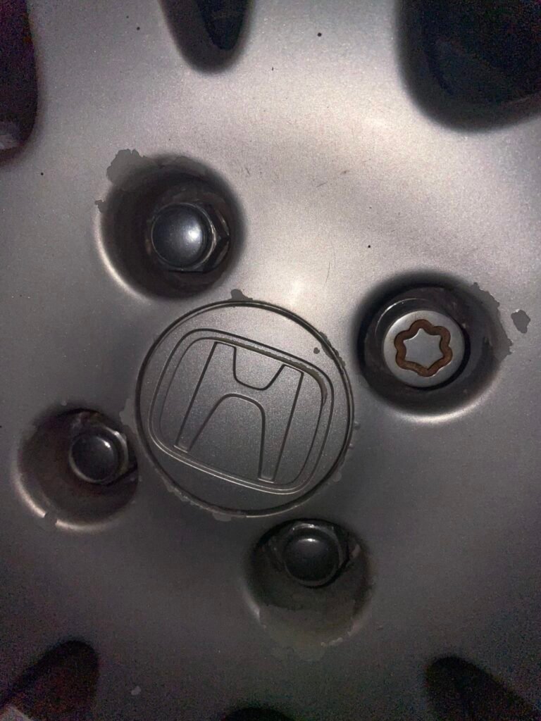 Honda Civic locking lug nut