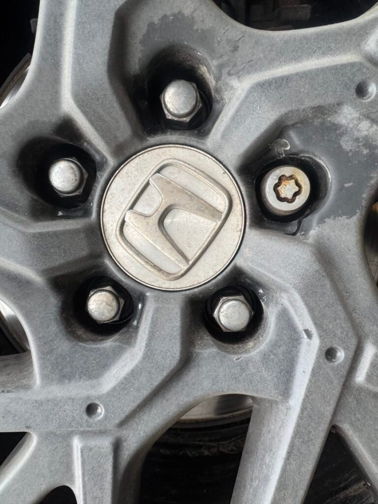 honda civic locking lug nut