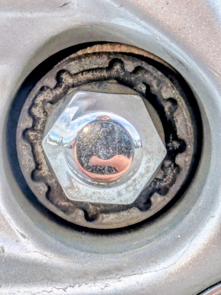 Hyunadai Tucson wheel locking nut key replacement