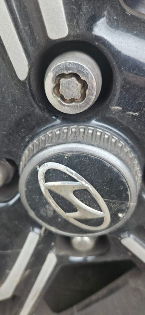 Hyundai I10 wheel locking nut key replacement