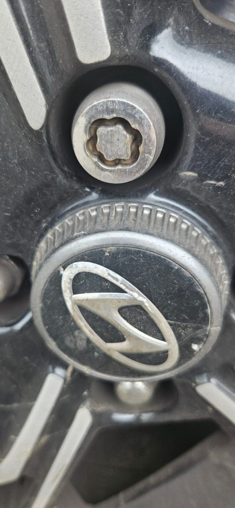 Hyundai I10 wheel locking nut key replacement