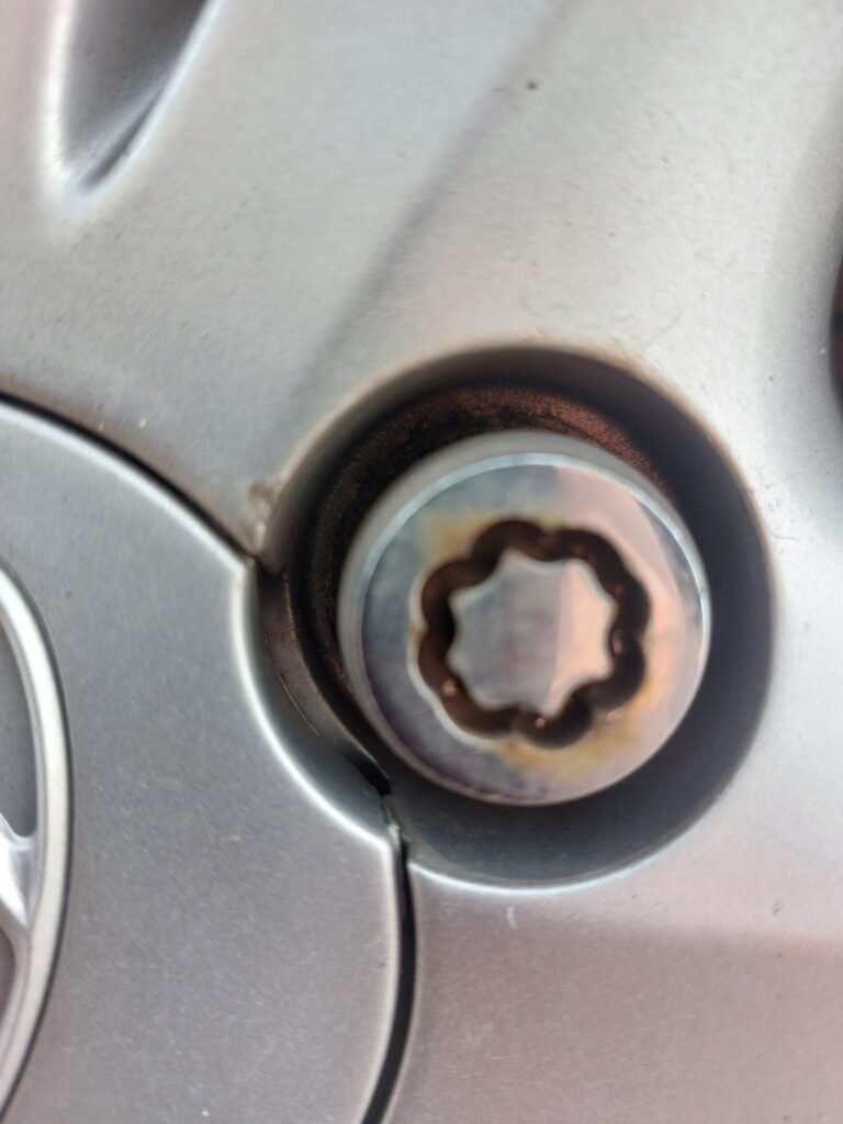 Hyundai i10 wheel locking nut key replacement