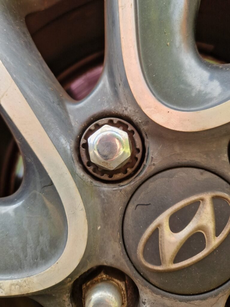 Hyundai I10 wheel locking nut key replacement