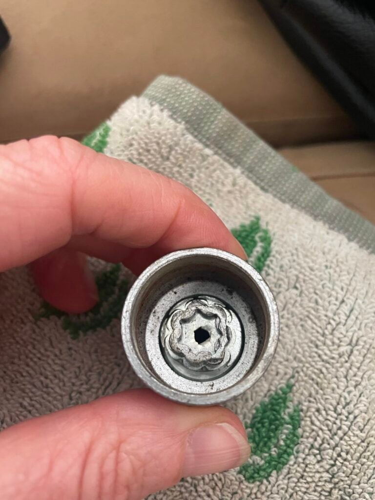 Hyundai I10 wheel locking nut key replacement