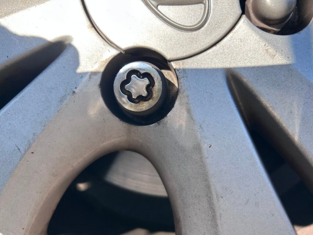 Hyundai I10 wheel locking nut key replacement