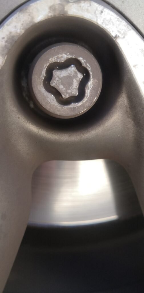 Hyundai i20 2016 wheel locking nut key replacement