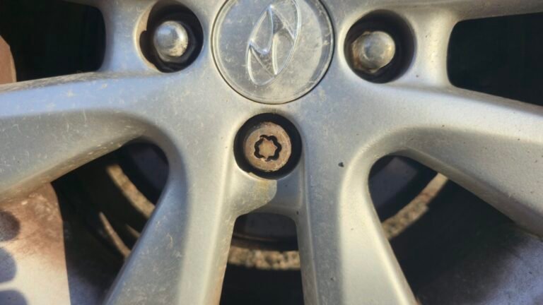 Hyundai i20 wheel locking nut key replacement