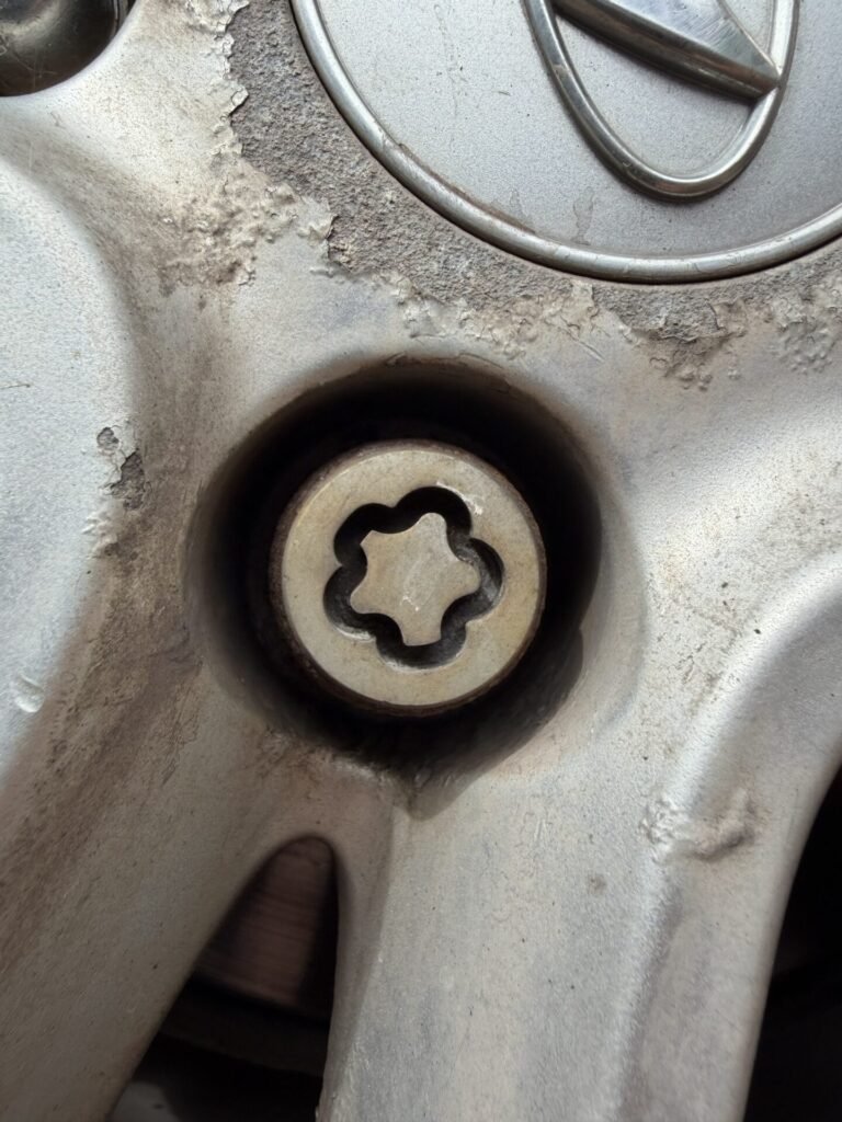 Hyundai i30 wheel locking nut key replacement