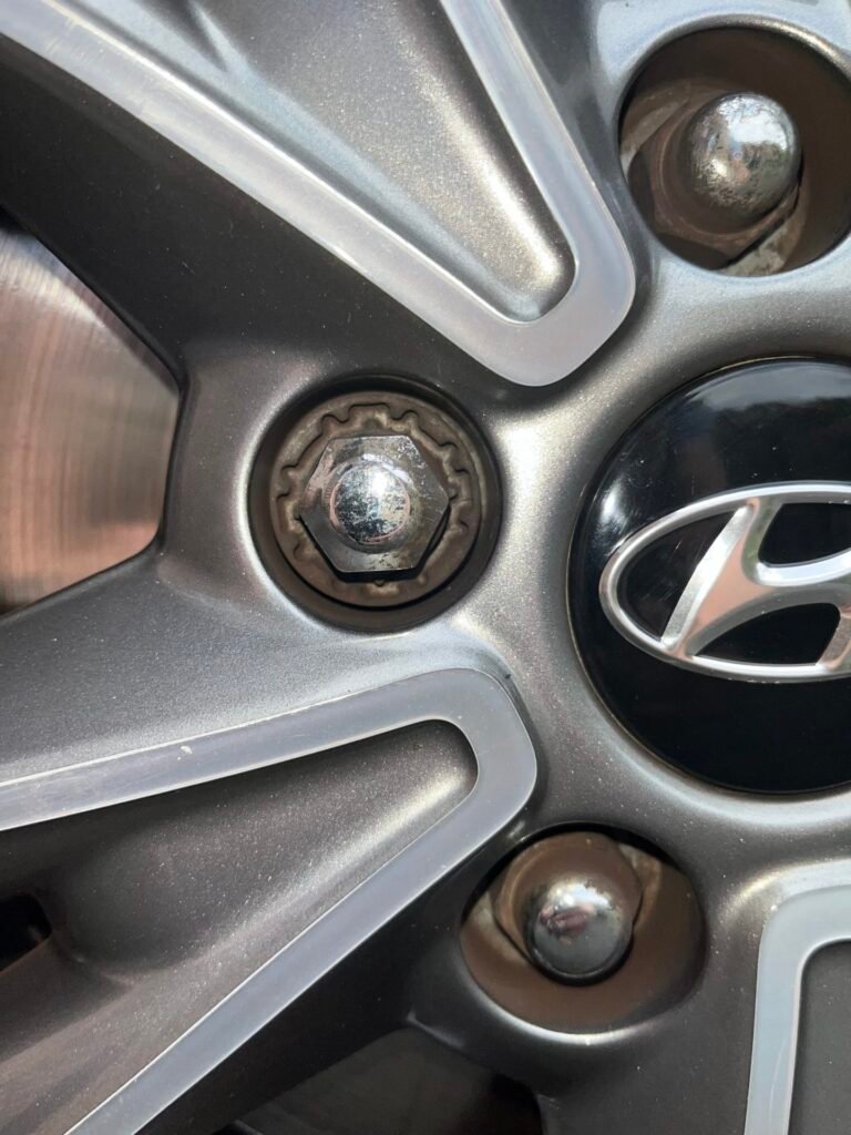 Hyundai i30 wheel locking nut key replacement