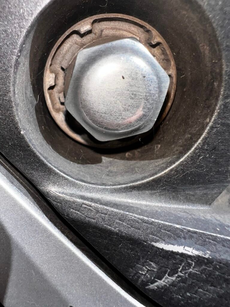 Hyundai Ioniq wheel locking nut key replacement