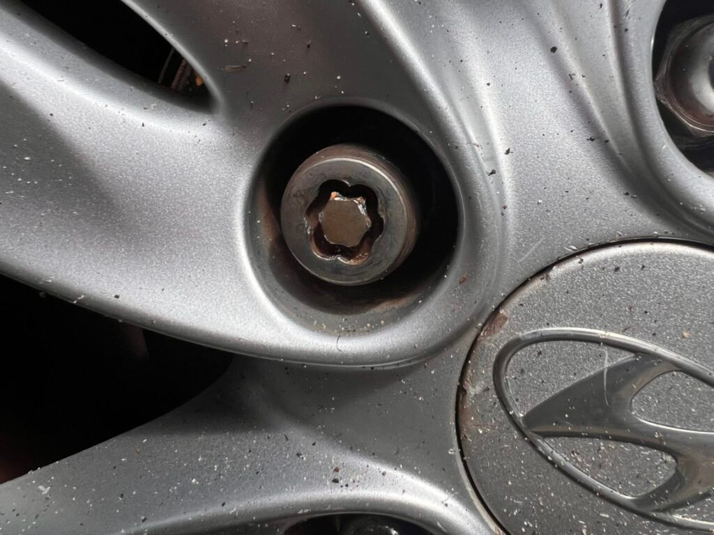 Hyundai iX20 wheel locking nut key replacement