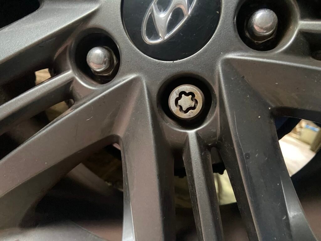 Hyundai Ix35 wheel locking nut key replacement