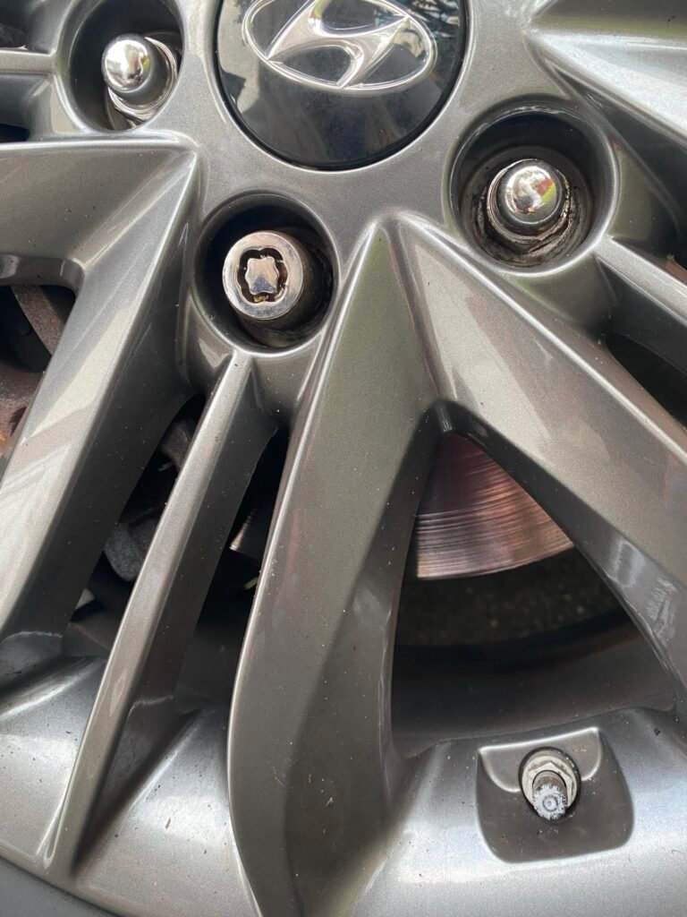 Hyundai Ix35 wheel locking nut key replacement