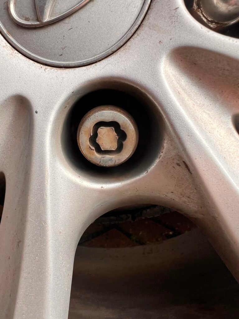 Hyundai ix35 wheel locking nut key replacement