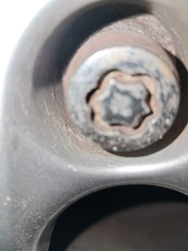 Hyundai IX35 wheel locking nut key replacement