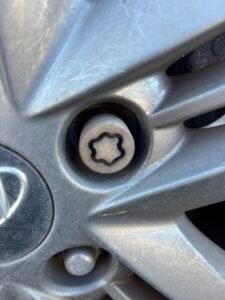 Hyundai Ix35 wheel locking nut key replacement