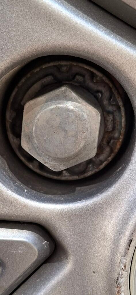 Hyundai Kona ev 2020 wheel locking nut key replacement
