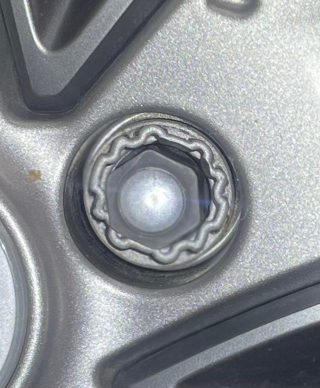Hyundai Kona wheel locking nut key replacement