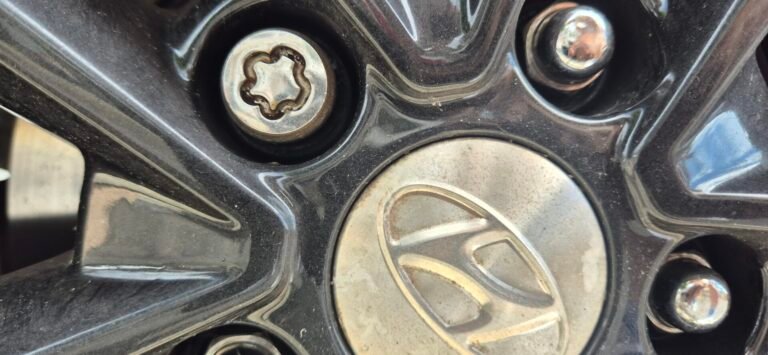 Hyundai Santa Fe wheel locking nut key replacement