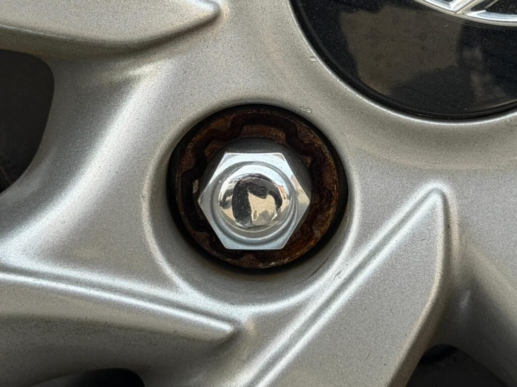 Hyundai Tucson wheel locking nut key replacement