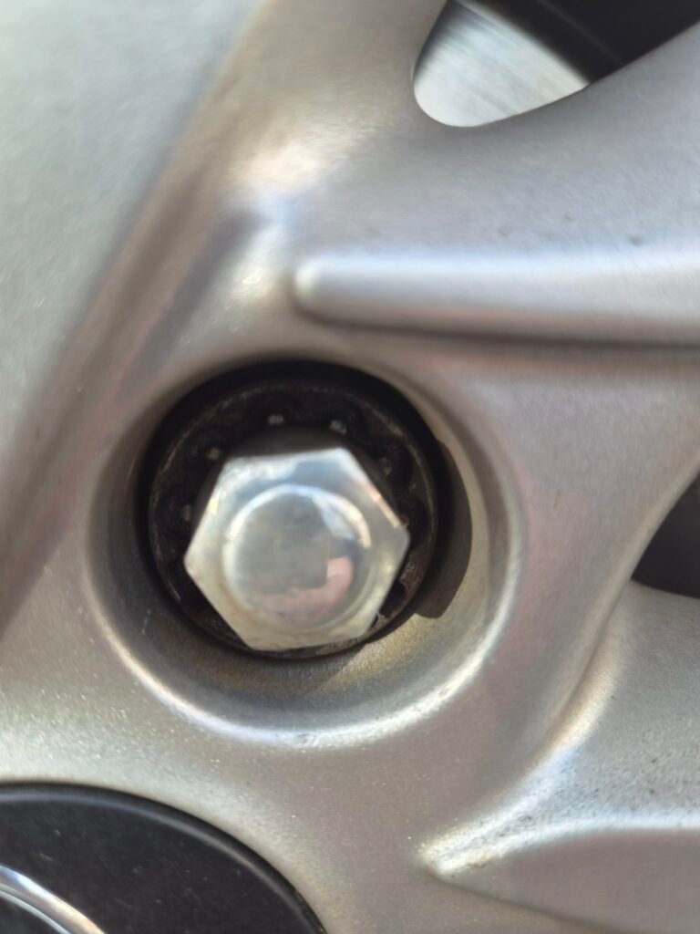 Hyundai Tucson wheel locking nut key replacement