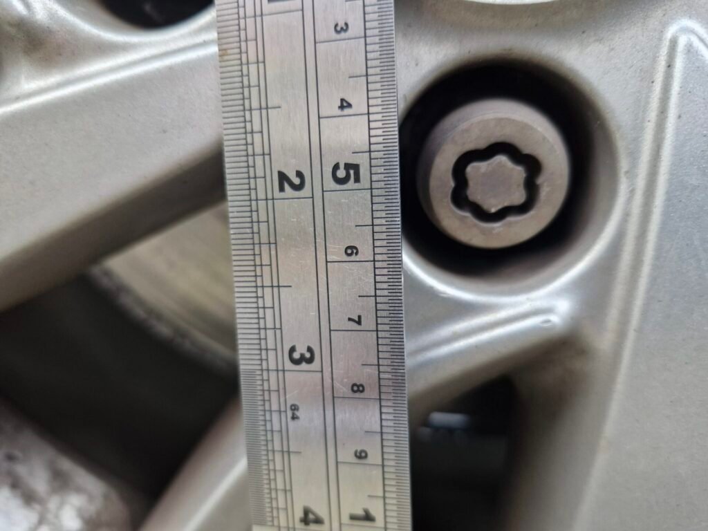 Hyundai Tucson wheel locking nut key replacement