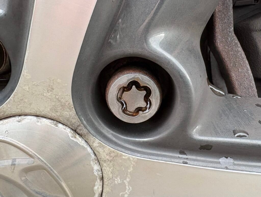 Hyundai Tucson wheel locking nut key replacement